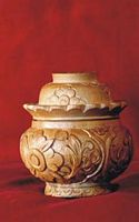 WOODEN CONTAINER WITH CARVING